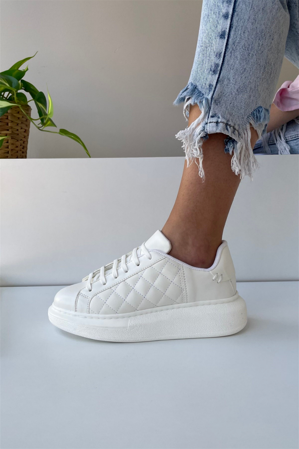 Waffle Sole Kapitone Kadın Sneaker Serisi - Siyah