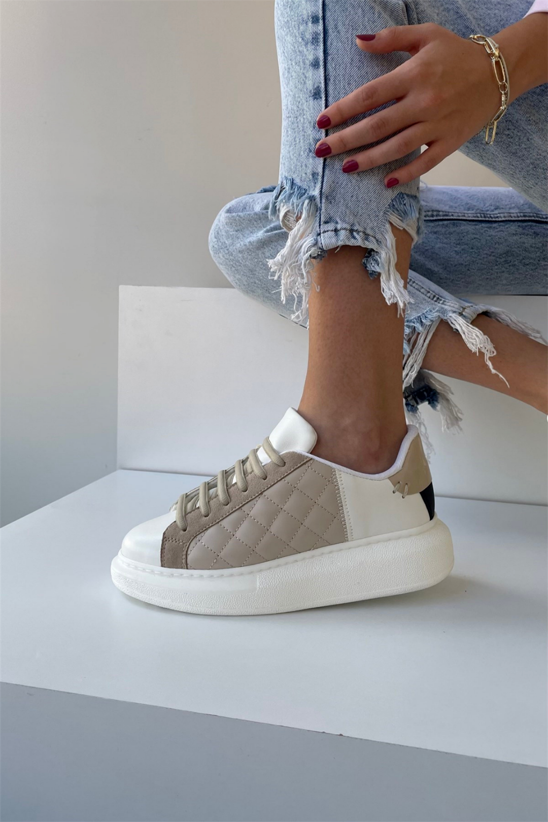 Waffle Sole Kapitone Kadın Sneaker Serisi - Siyah