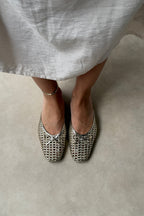 Elegant Women's Ballet Flats with Knitted Bow Detail - Black