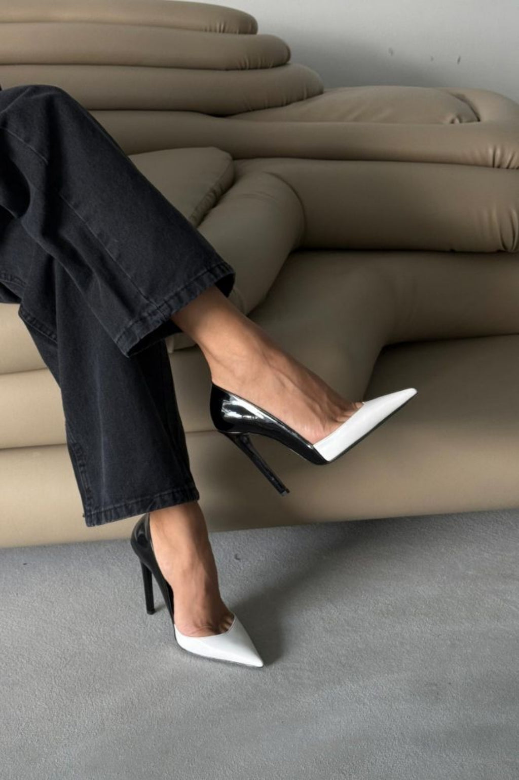 Charlotte Monochrome Pointed-Toe Stiletto Pumps – Black & White | 12 CM Heel