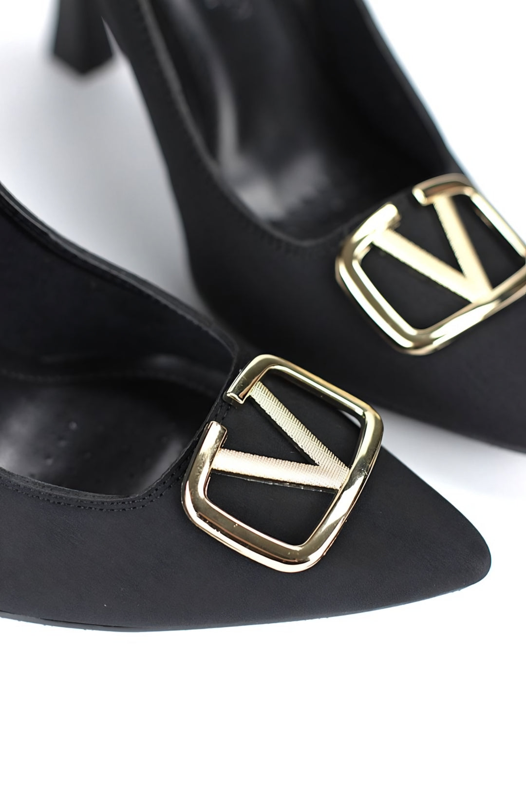 Camille Esnek Yumuşak Kaymaz Taban (10 cm) V Tokalı Kadın Topuklu Ayakkabı – Siyah Süet