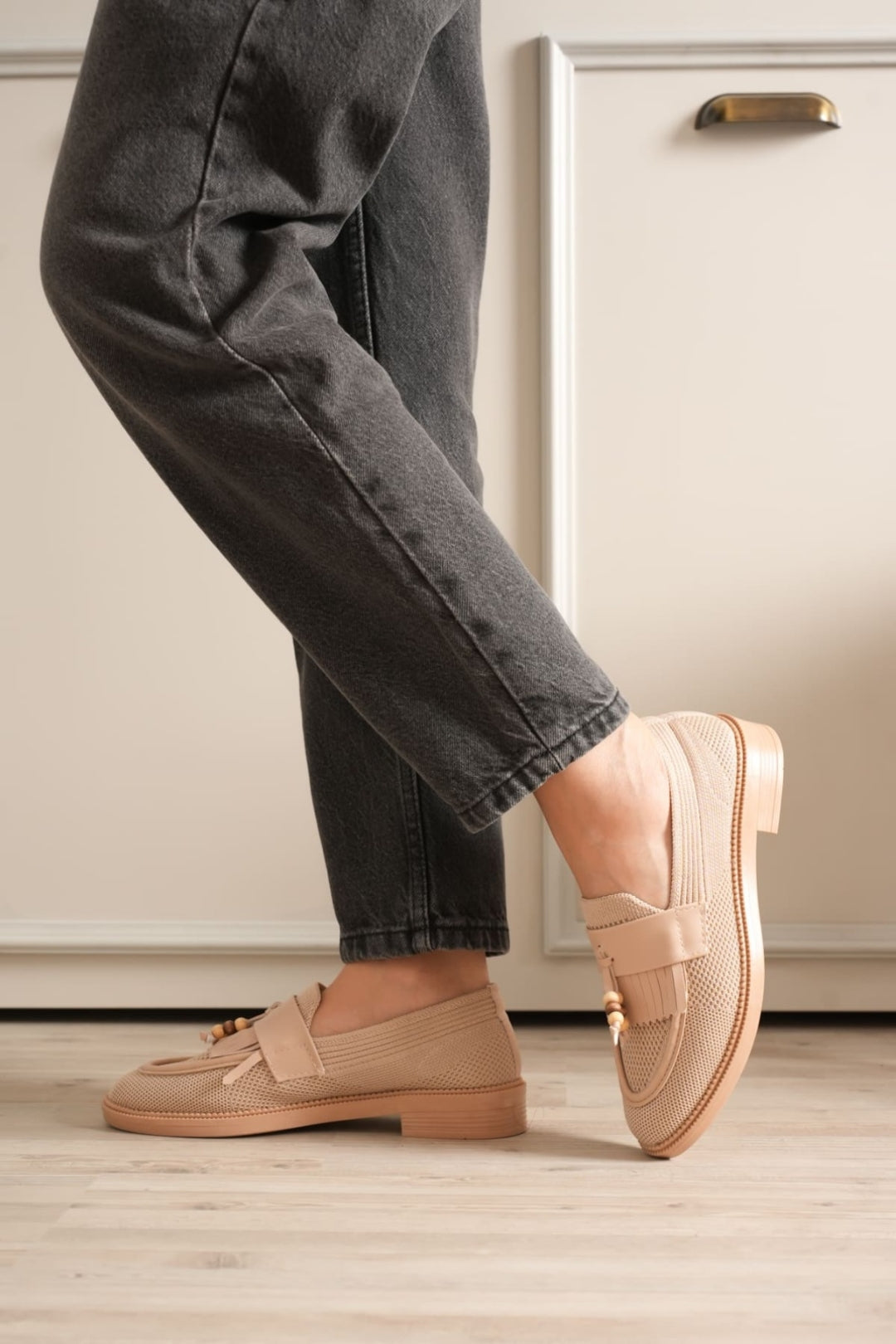 Boncuk Püskül Detaylı Triko Günlük Kadın Ayakkabı – Kaymaz Taban, Hafif ve Rahat – Siyah