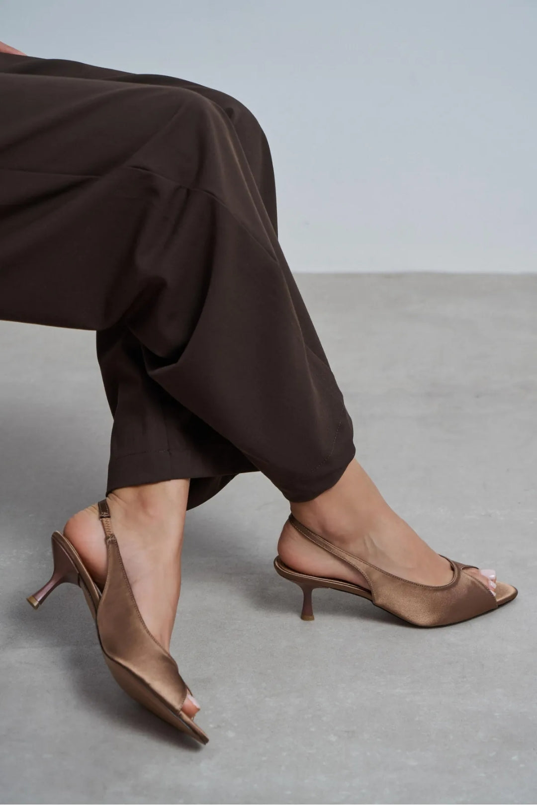 Aurelia Satin Peep-Toe Slingback Kitten Heels – Salmon Satin
