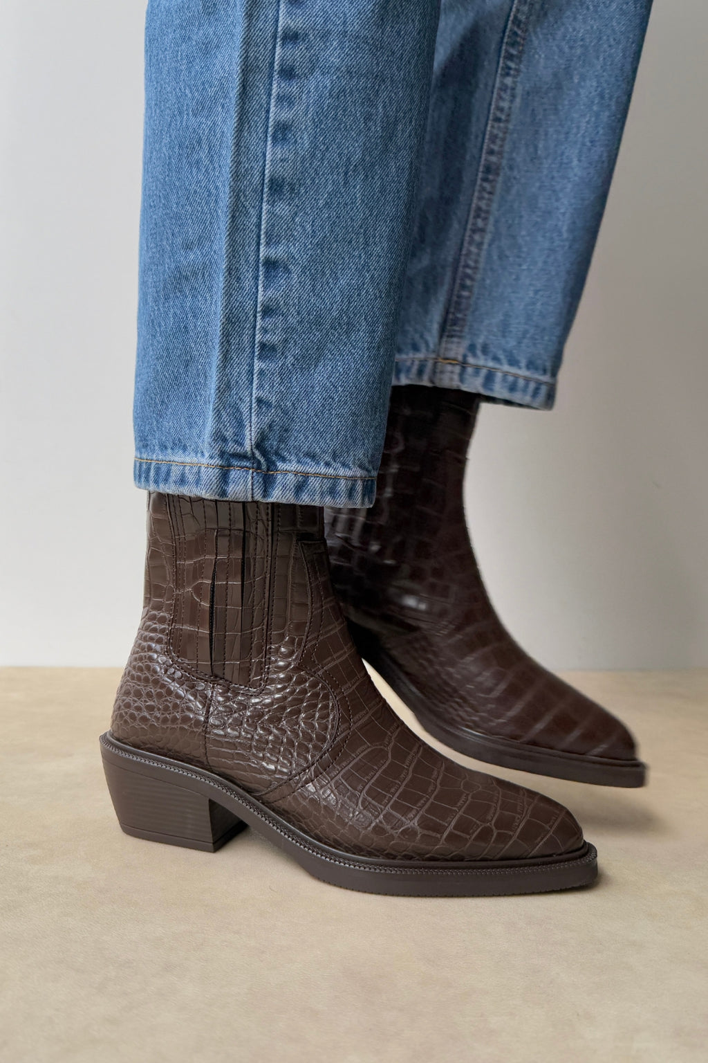 Women's Western Pointed Toe Boots - Bitter Coffee