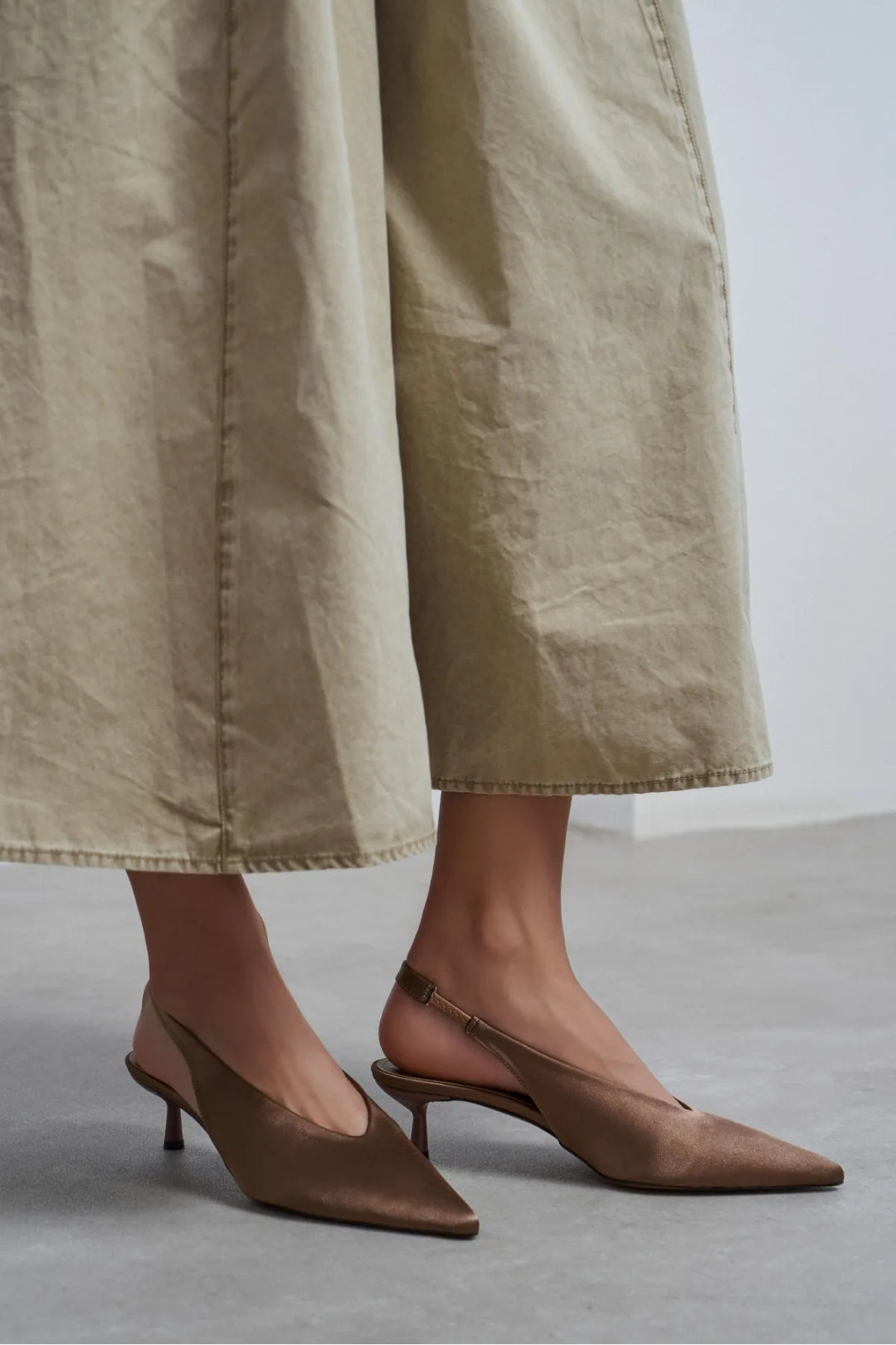 Wilson Pearl Satin Slingback Kitten Heels – Coffee