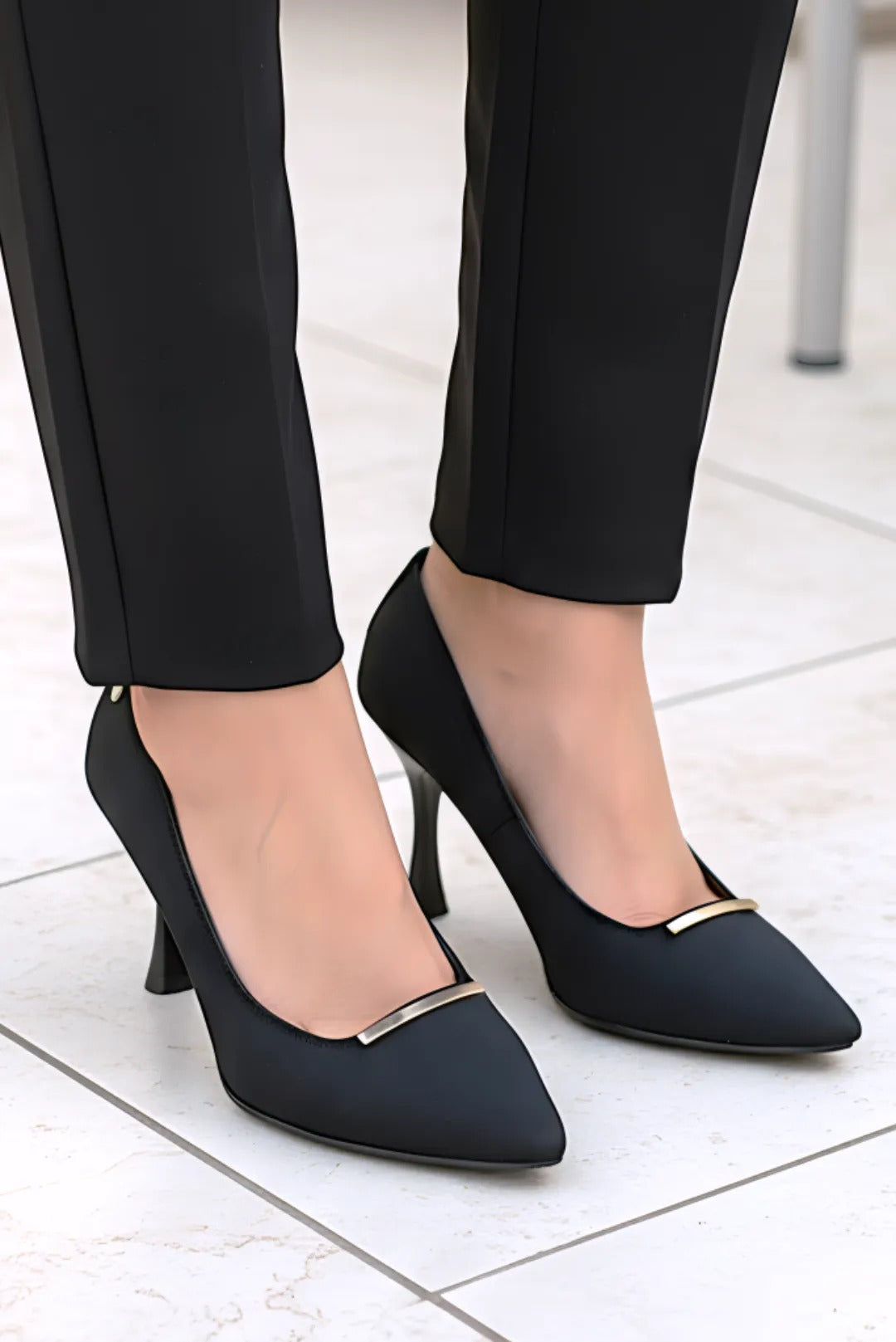 Arina 8 cm Siyah Kadın Topuklu Ayakkabı – İnce Çubuk Tokalı Rugan – Siyah Rugan