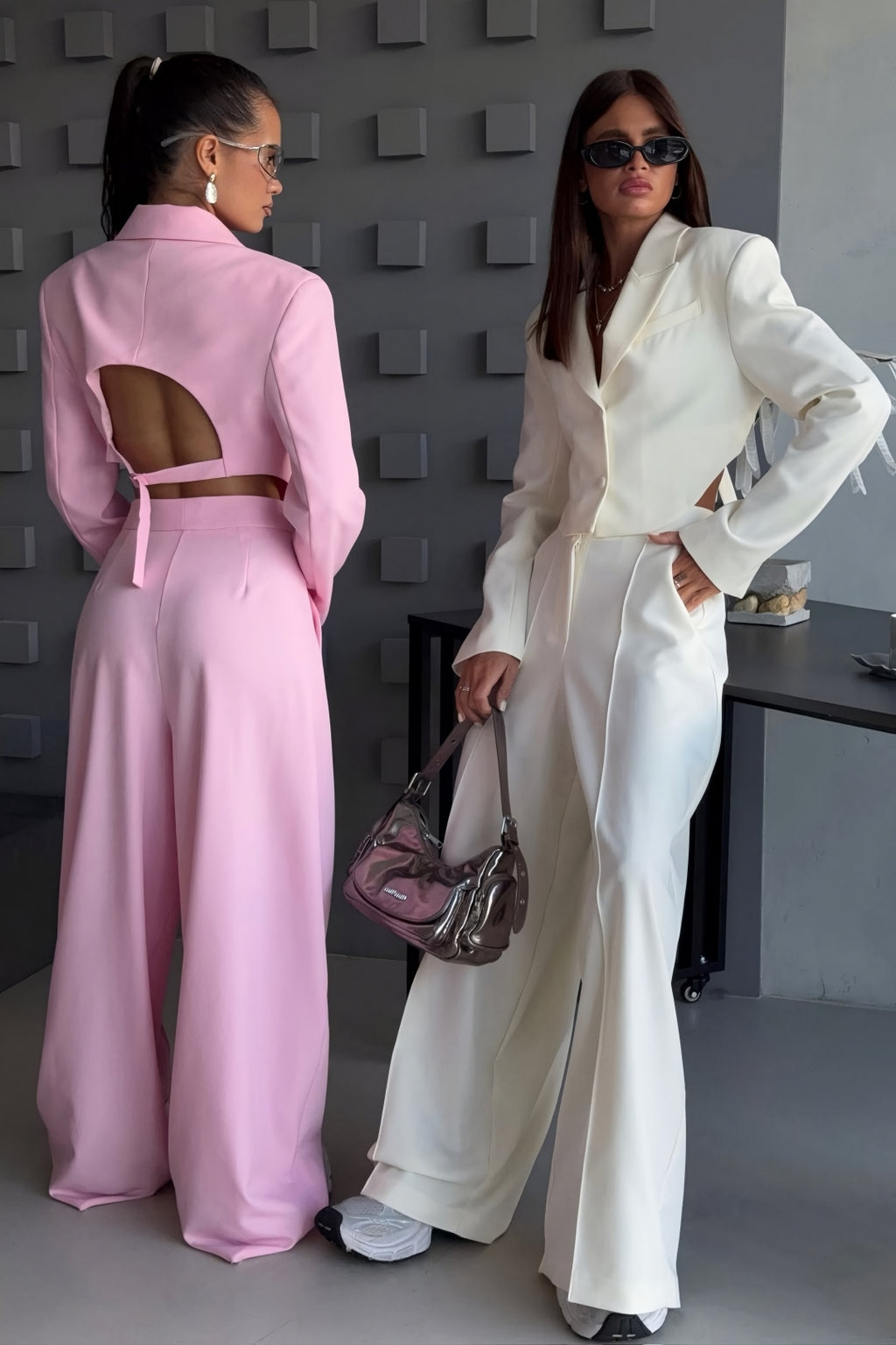 Corinne Open-Back Blazer Pants Set – White