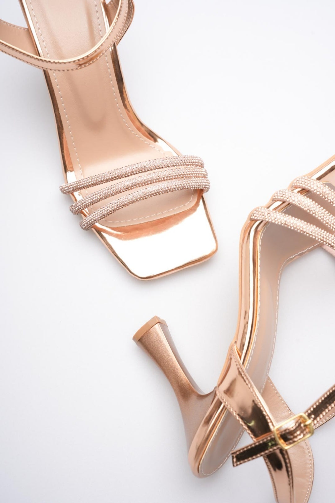 Kadın Rose Gold Taşlı İnce Topuklu Abiye Sandalet - Şık & Zarif Tasarım