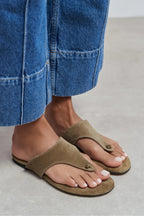 Ravello Handcrafted Genuine Leather Toe-Ring Sandals — Red Suede