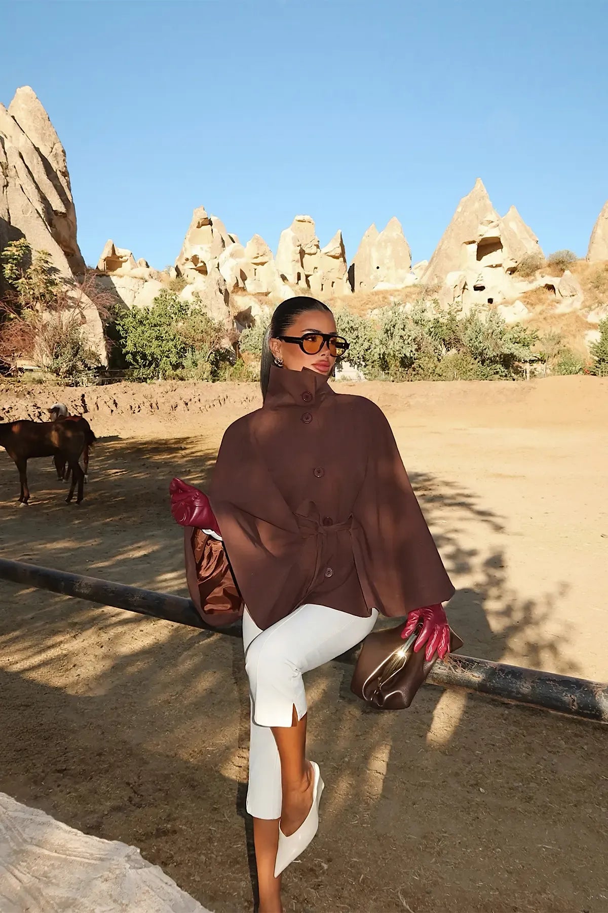 Calviera Water-Resistant Cape-Sleeve Jacket – Bitter Brown