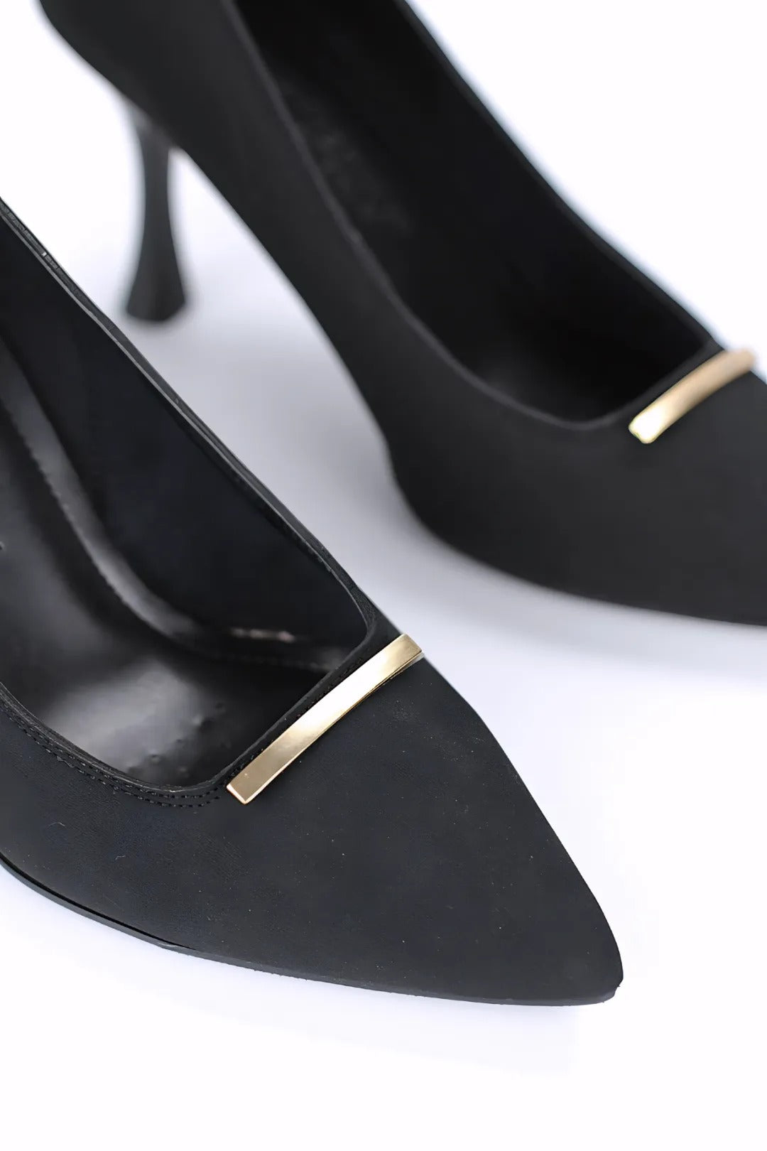 Arina 8 cm Siyah Kadın Topuklu Ayakkabı – İnce Çubuk Tokalı Rugan – Siyah Rugan