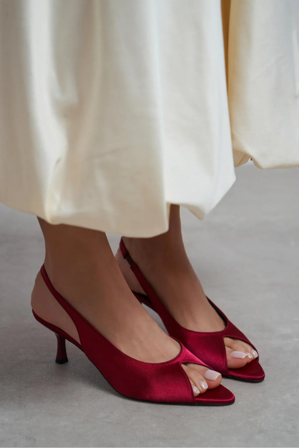 Aurelia Satin Peep-Toe Slingback Kitten Heels – Burgundy Satin