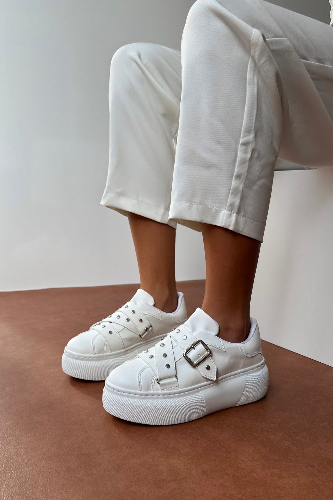 Zımba ve Toka Detaylı Kadın Platform Sneaker - Siyah