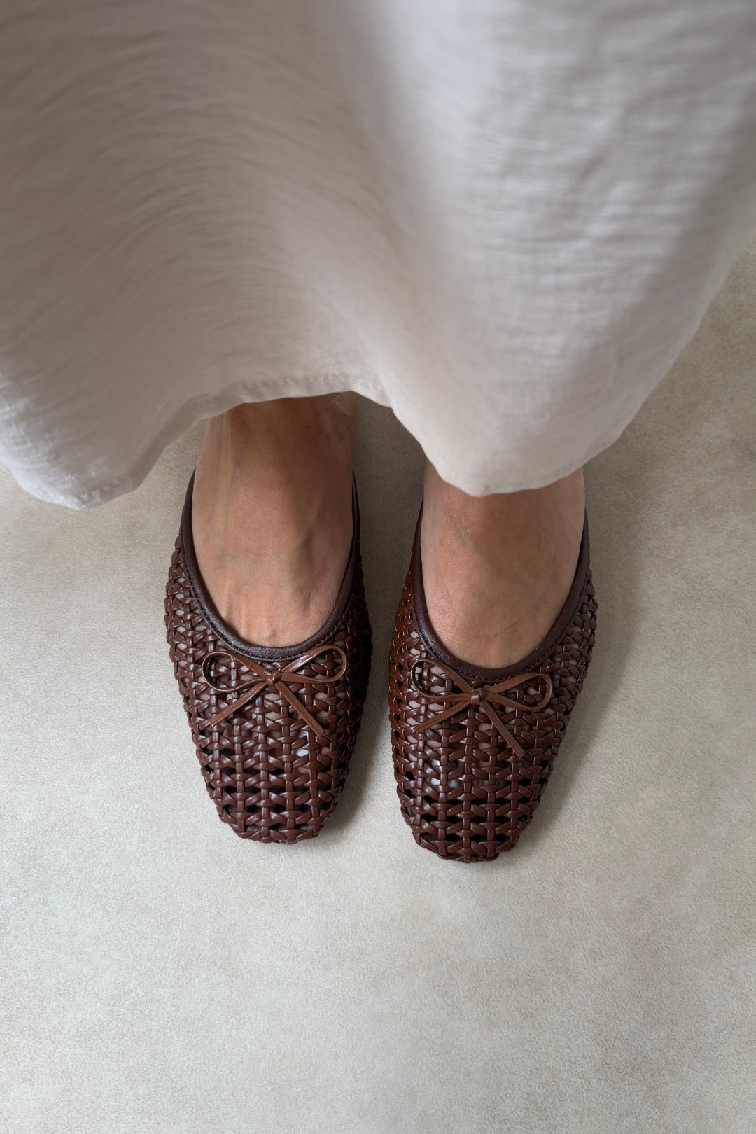 Elegant Women's Ballet Flats with Knitted Bow Detail - Black