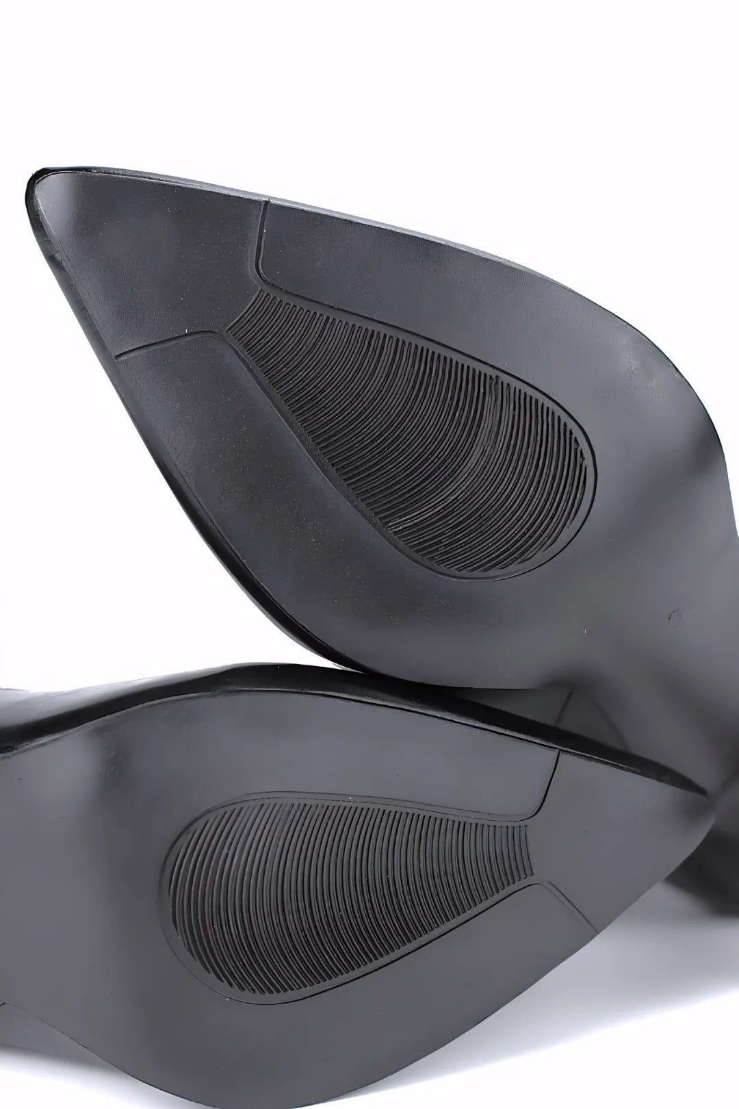 Polina Esnek Yumuşak Kaymaz Taban (8 cm) Siyah Rugan Köşe Fiyonk Kadın Topuklu Ayakkabı – Siyah Süet