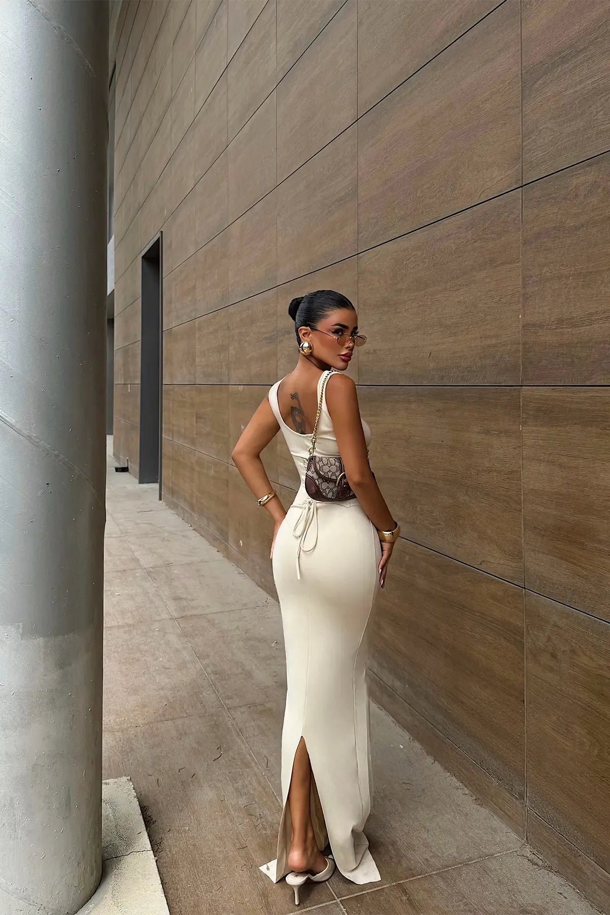 Nivellea Sculpted Corset Maxi Dress – Light Grey