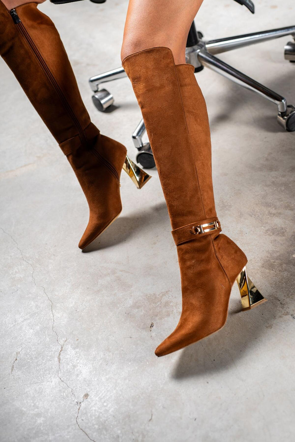 Norevia Buckle-Detail Knee-High Boots – Brown