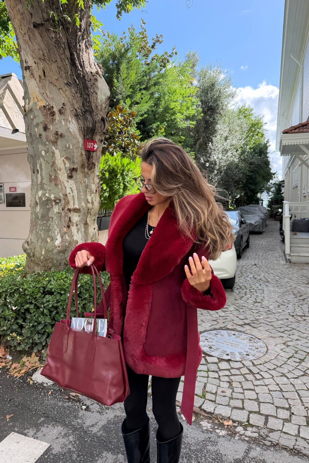 Saskia Suni Kürk Detaylı Kemerli Ceket – Kırmızı