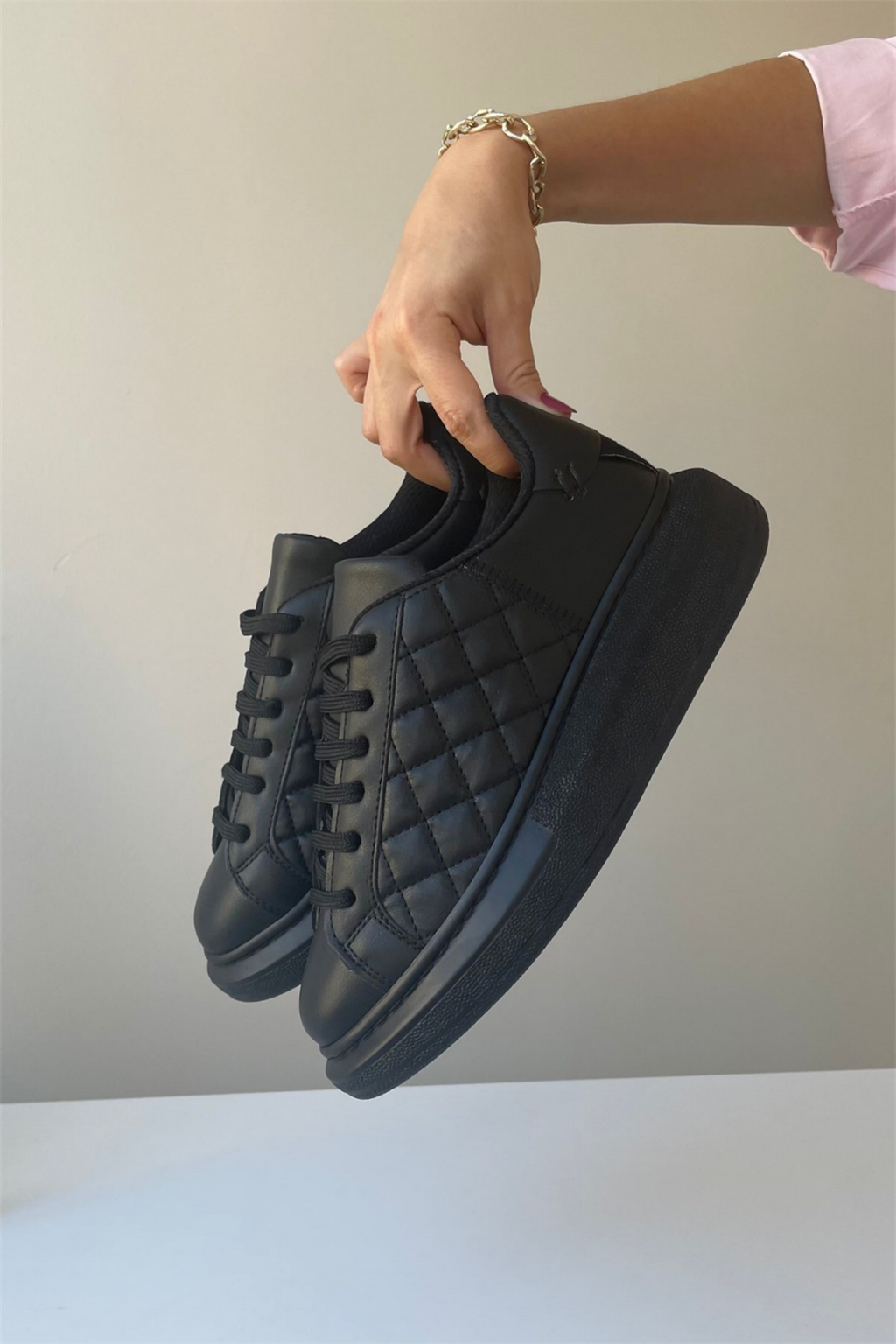 Waffle Sole Kapitone Kadın Sneaker Serisi - Siyah