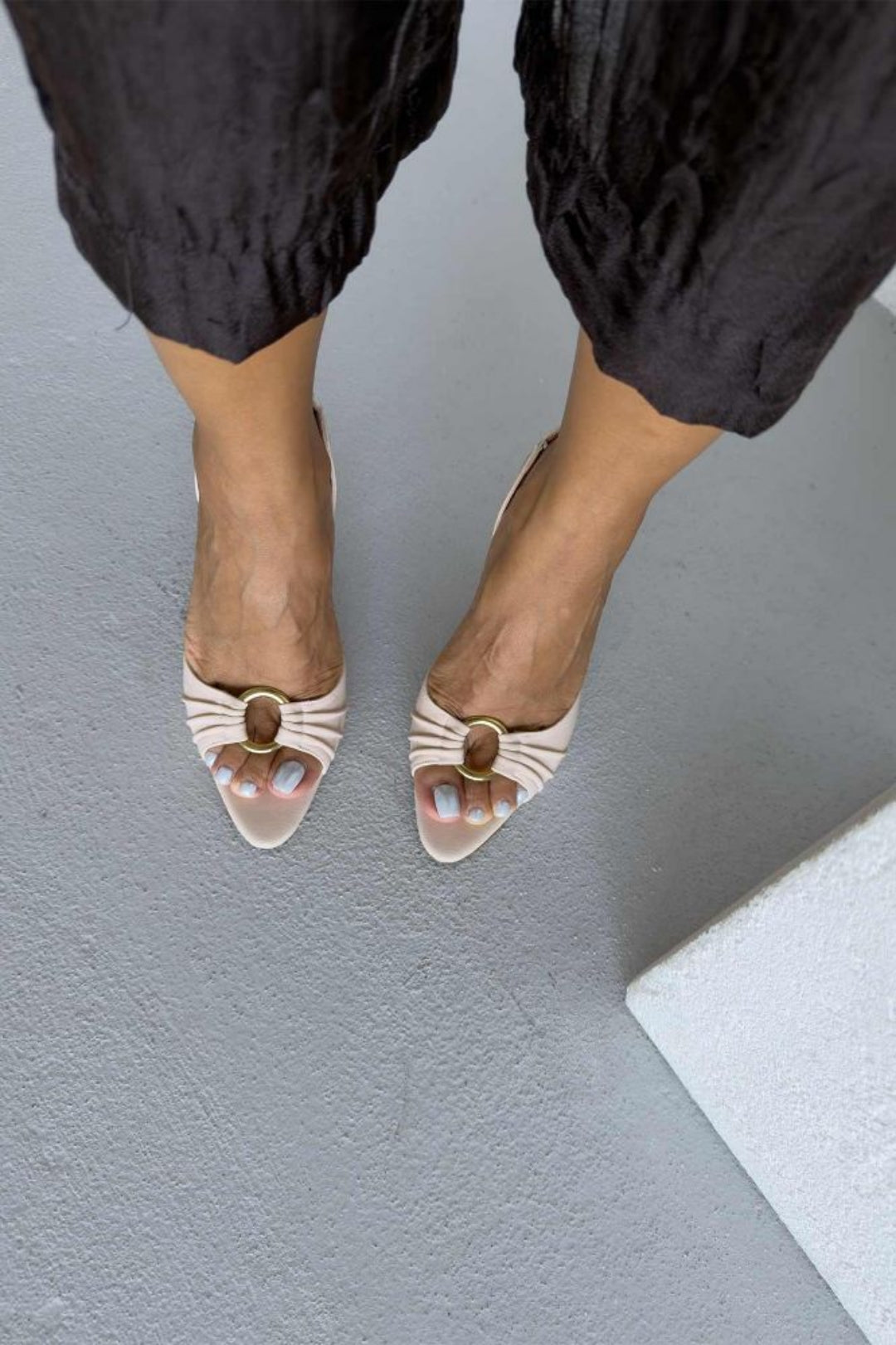 Rome – Gold Ring Detail Satin Heels – Cream