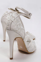 Pointed-Toe Bridal Shoes with White Flower Embroidery