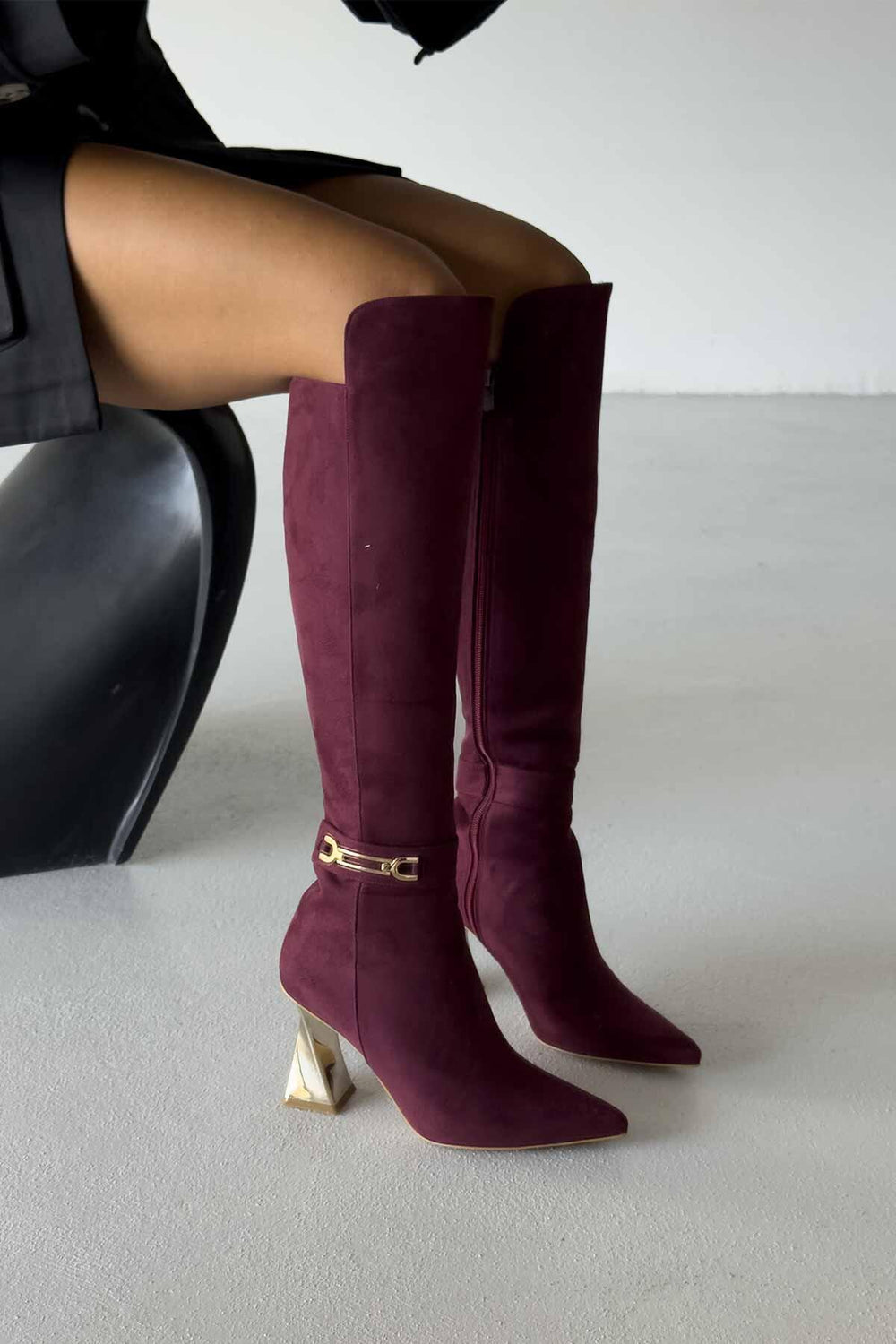 Norevia Buckle-Detail Knee-High Boots – Brown