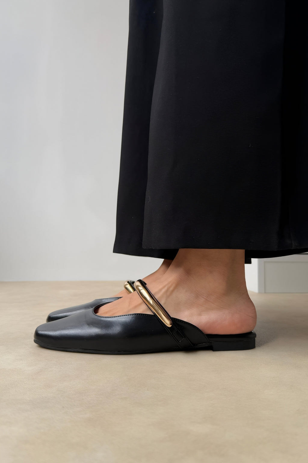 Black Gold Detailed Square Toe Elegant Women's Slippers