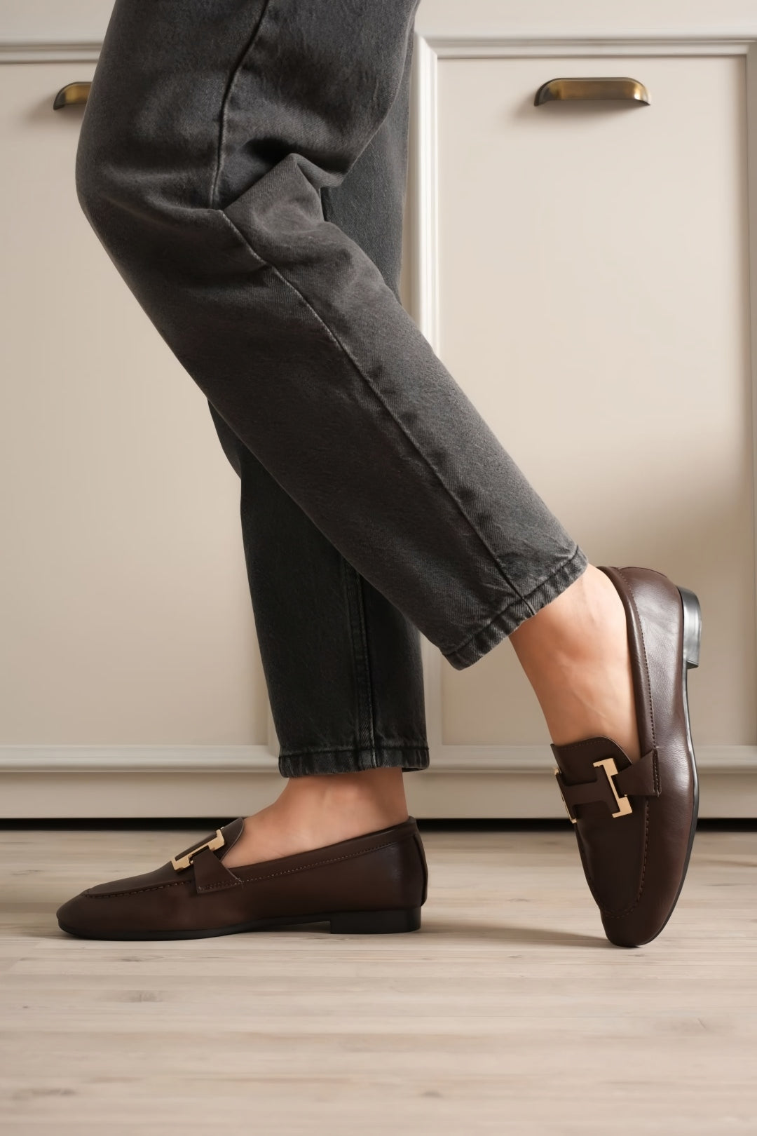 Acı Kahve Tokalı Kadın Loafer – Düz Taban Günlük Şık Ayakkabı