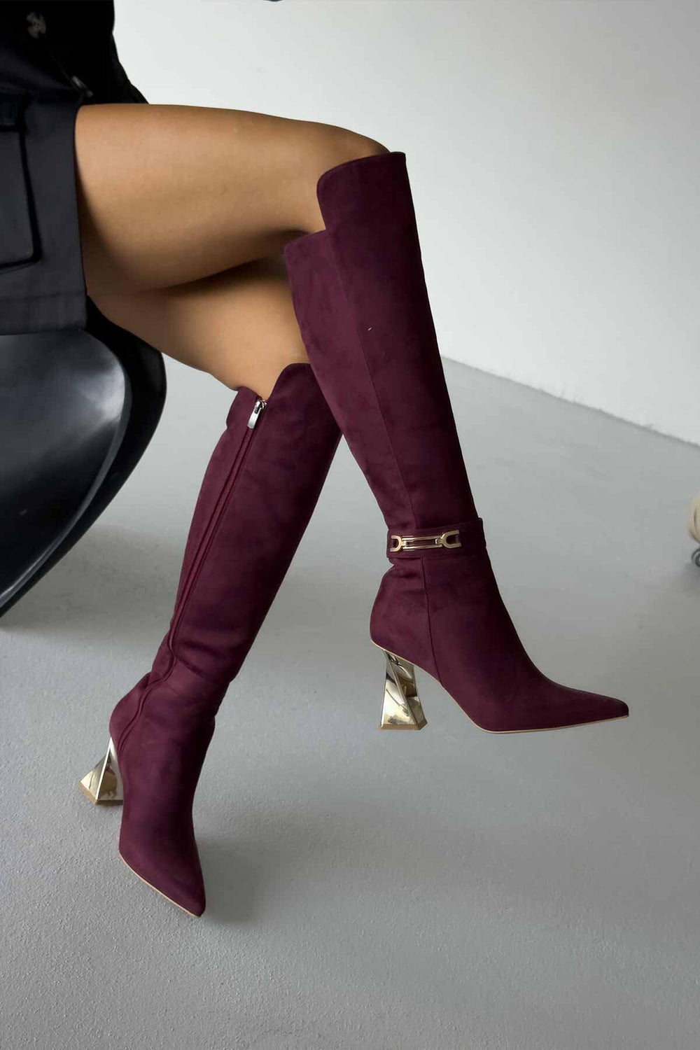Norevia Buckle-Detail Knee-High Boots – Brown