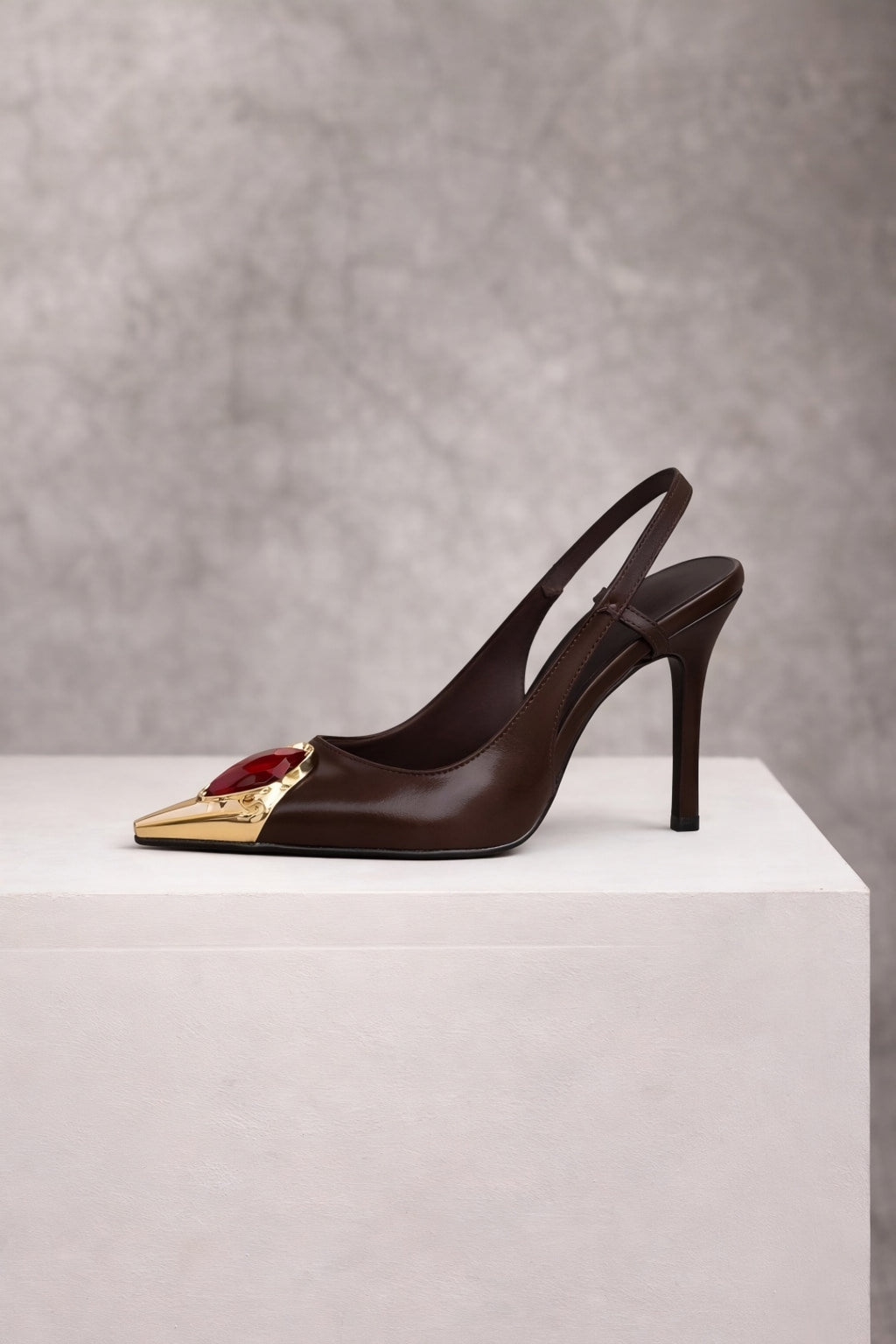Noir Glam Gold Aksesuarlı Rugan Stiletto