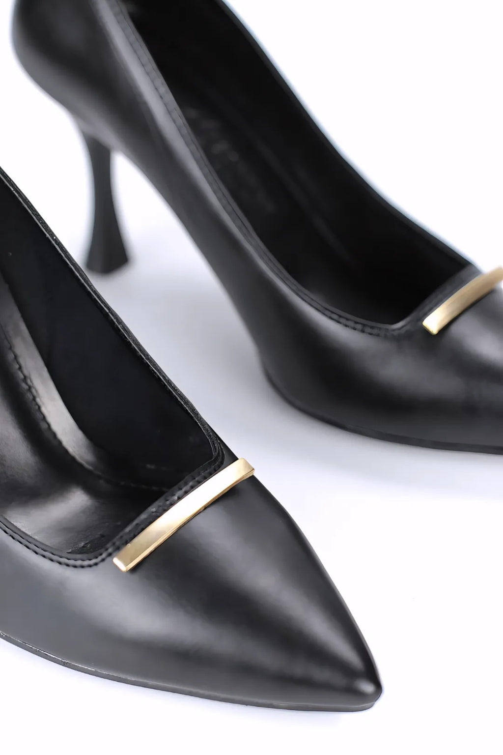 Arina 8 cm Siyah Kadın Topuklu Ayakkabı – İnce Çubuk Tokalı Rugan – Siyah Rugan