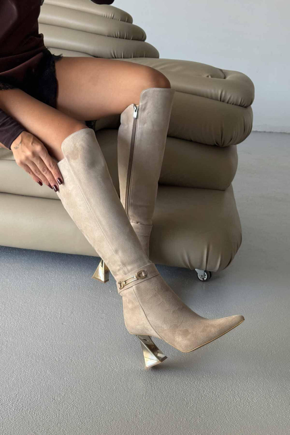 Norevia Buckle-Detail Knee-High Boots – Brown