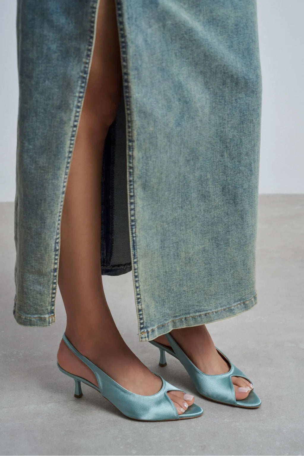 Aurelia Satin Peep-Toe Slingback Kitten Heels – Salmon Satin