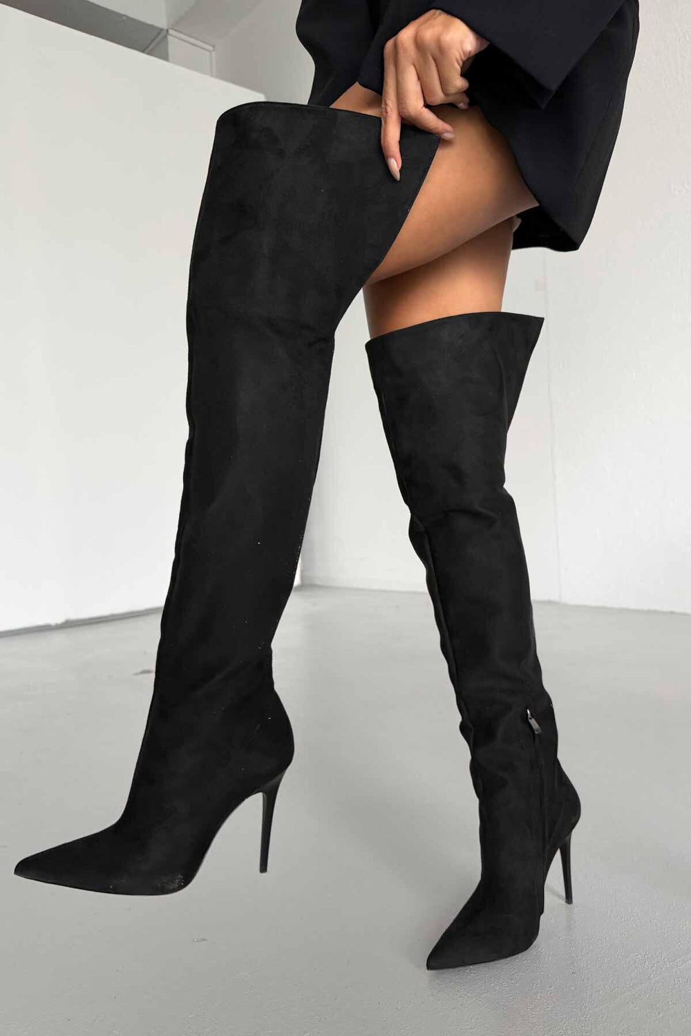 Zavielle Over-the-Knee Stiletto Boots – Metallic Silver