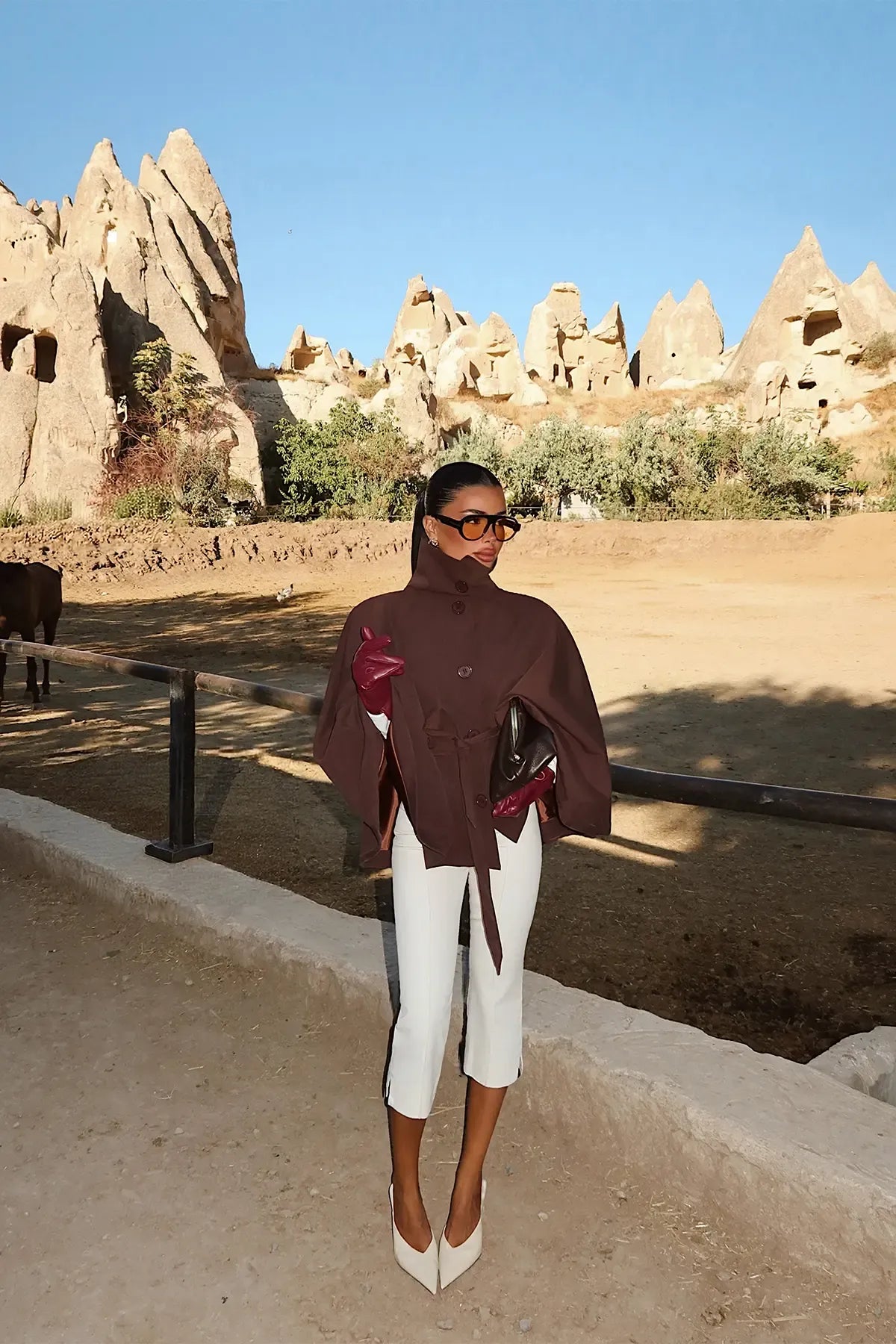 Calviera Water-Resistant Cape-Sleeve Jacket – Bitter Brown