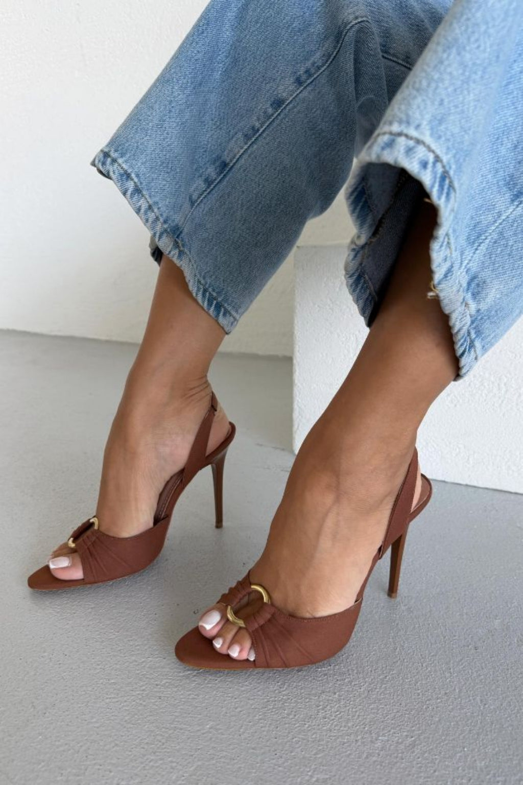 Rome – Gold Ring Detail Satin Heels – Cream