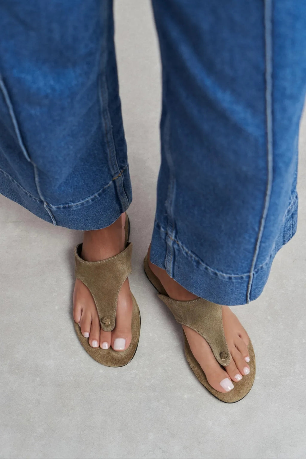 Ravello Handcrafted Genuine Leather Toe-Ring Sandals — Red Suede