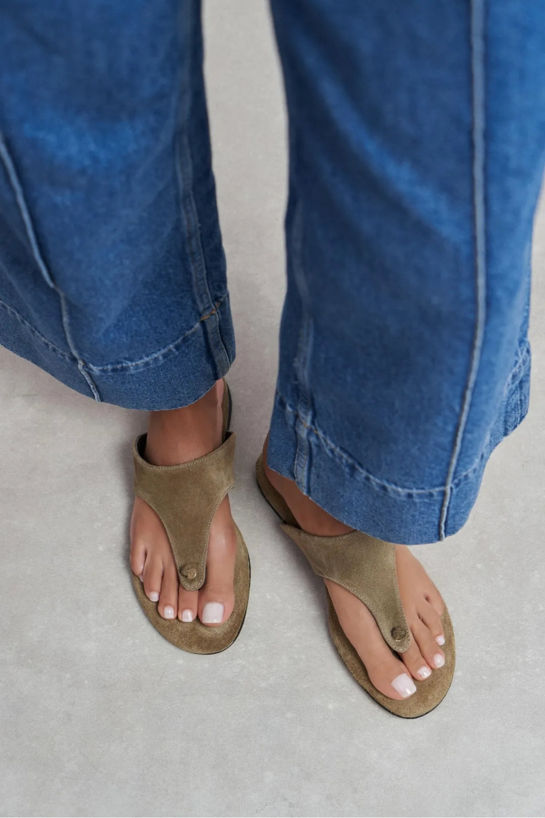 Ravello Handcrafted Genuine Leather Toe-Ring Sandals — Red Suede