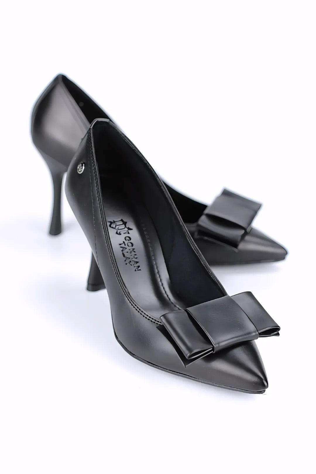 Polina Esnek Yumuşak Kaymaz Taban (8 cm) Siyah Rugan Köşe Fiyonk Kadın Topuklu Ayakkabı – Siyah Süet