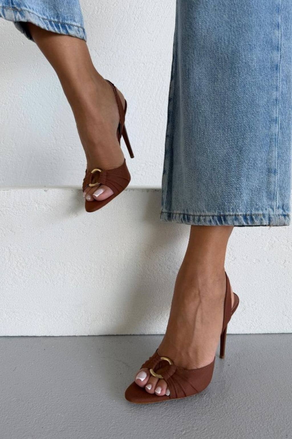 Rome – Gold Ring Detail Satin Heels – Cream