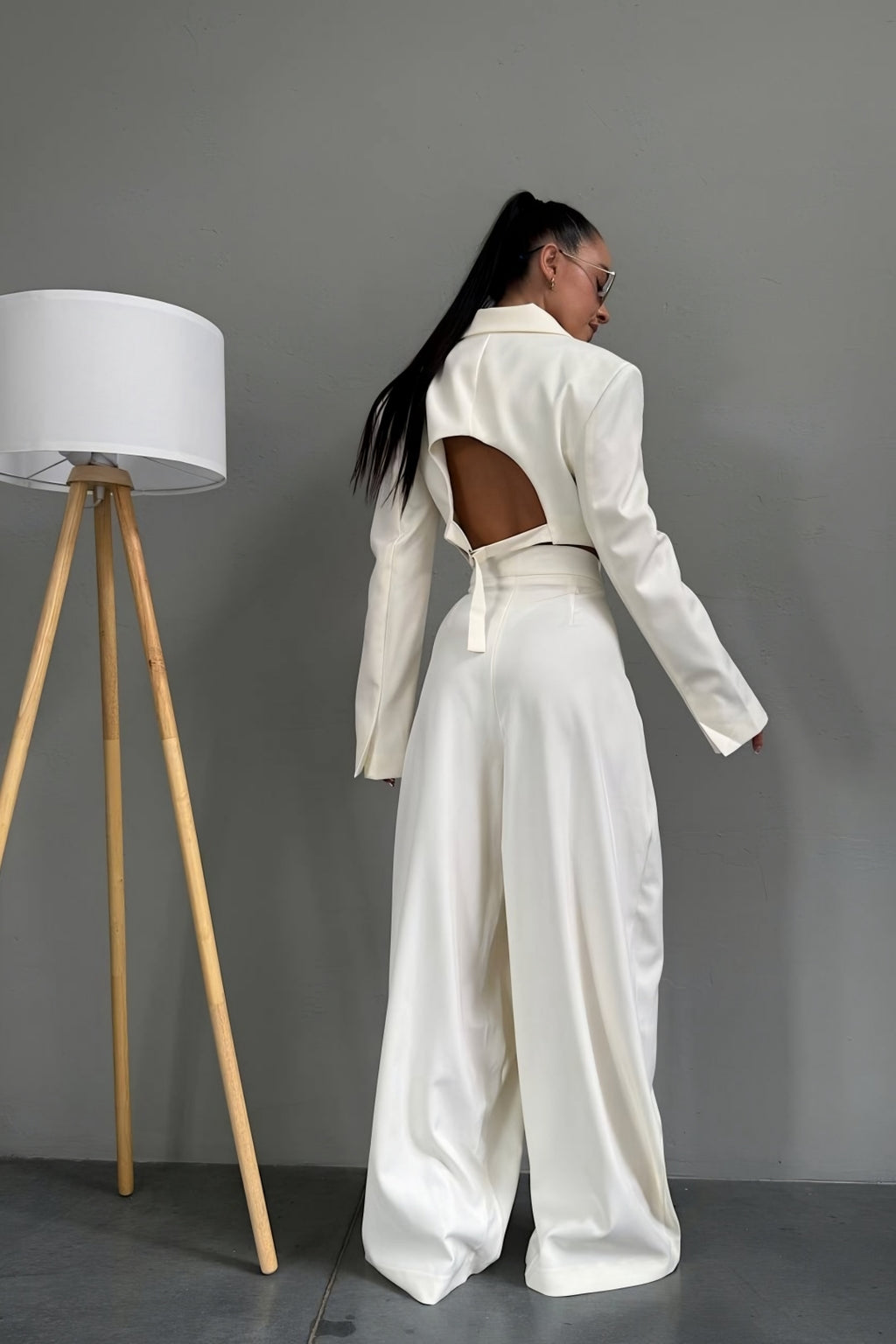 Corinne Open-Back Blazer Pants Set – White
