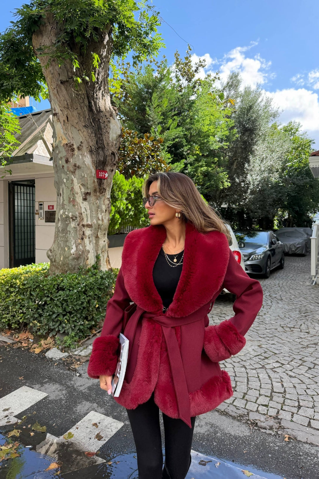 Saskia Suni Kürk Detaylı Kemerli Ceket – Kırmızı