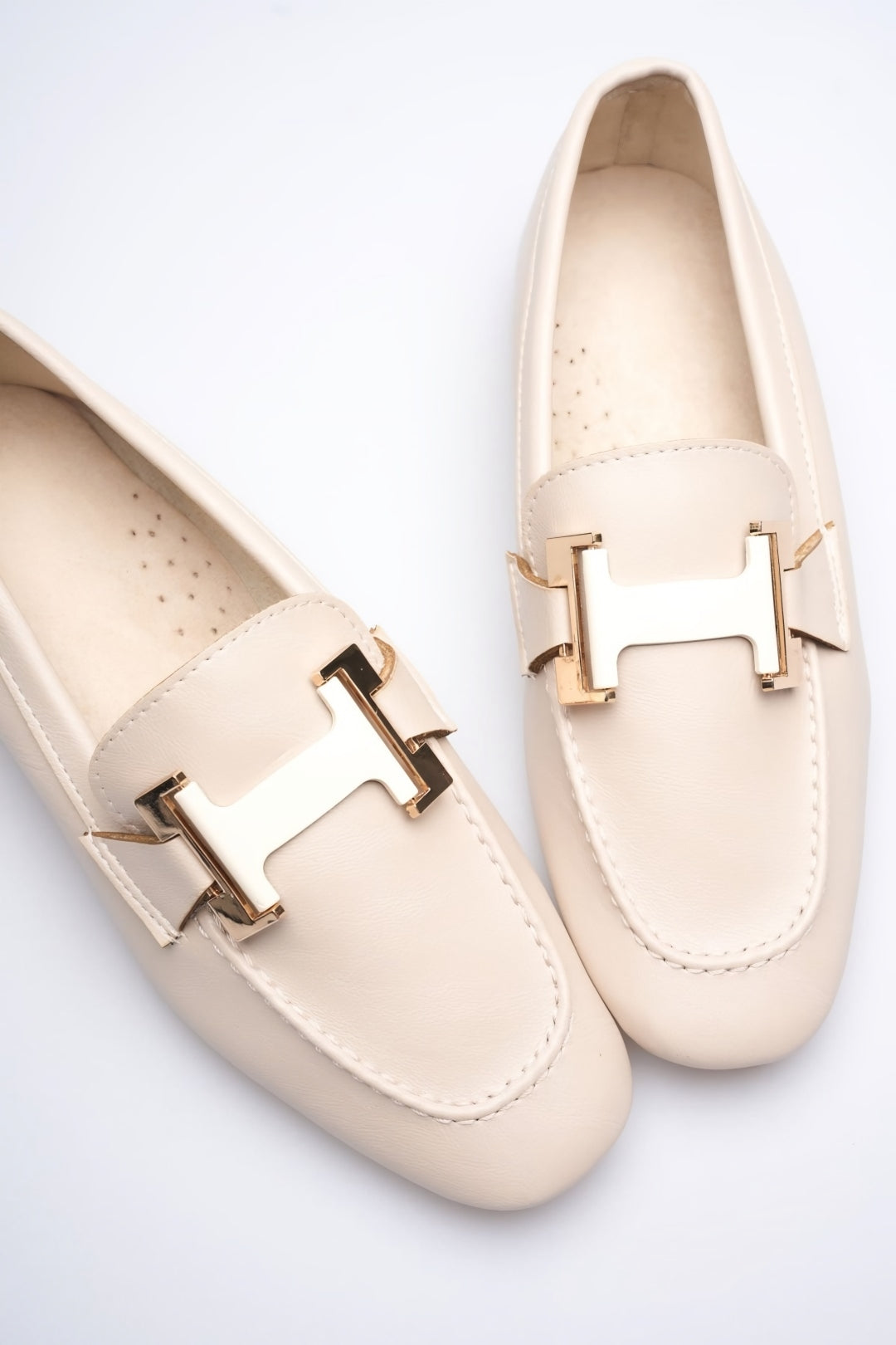 Bej Tokalı Kadın Loafer – Düz Taban Günlük Şık Ayakkabı