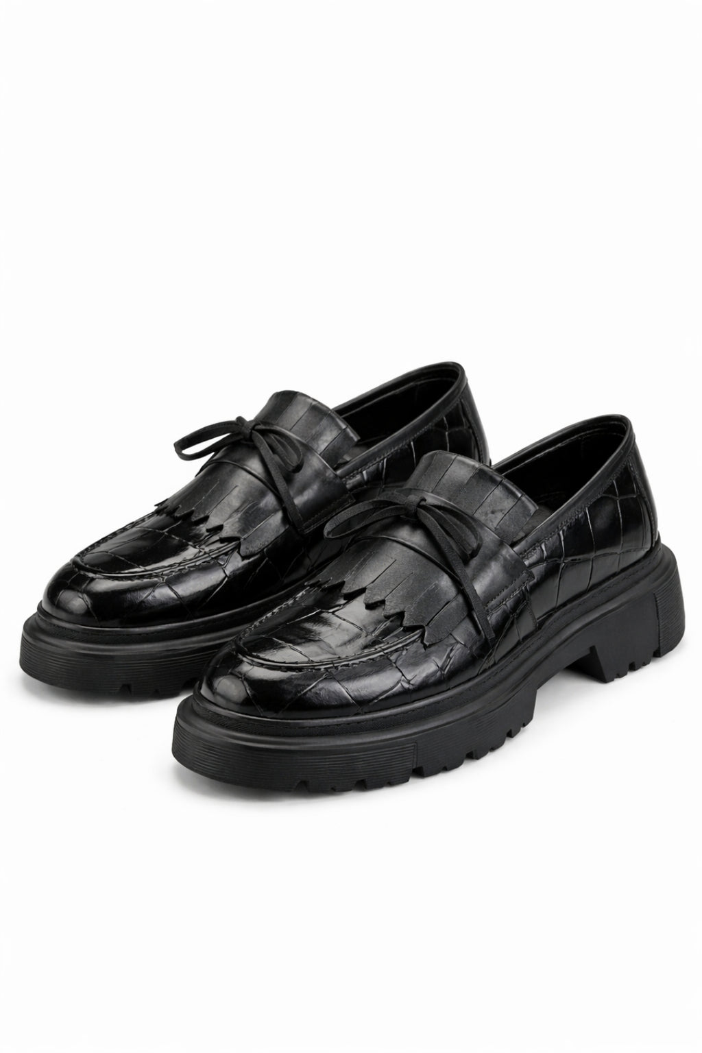 Siyah Kroko Baskılı Püsküllü Loafer