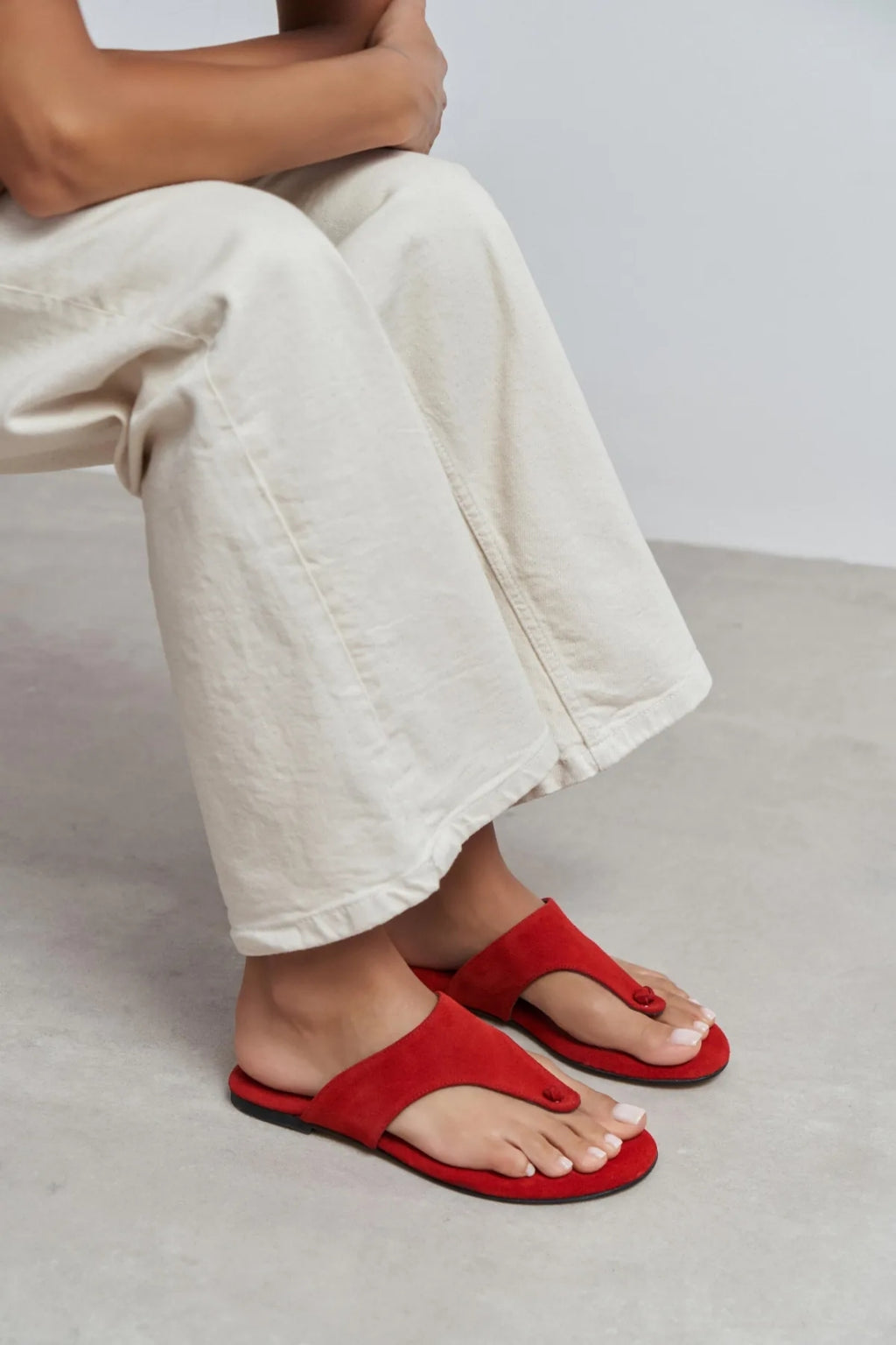 Ravello Handcrafted Genuine Leather Toe-Ring Sandals — Red Suede