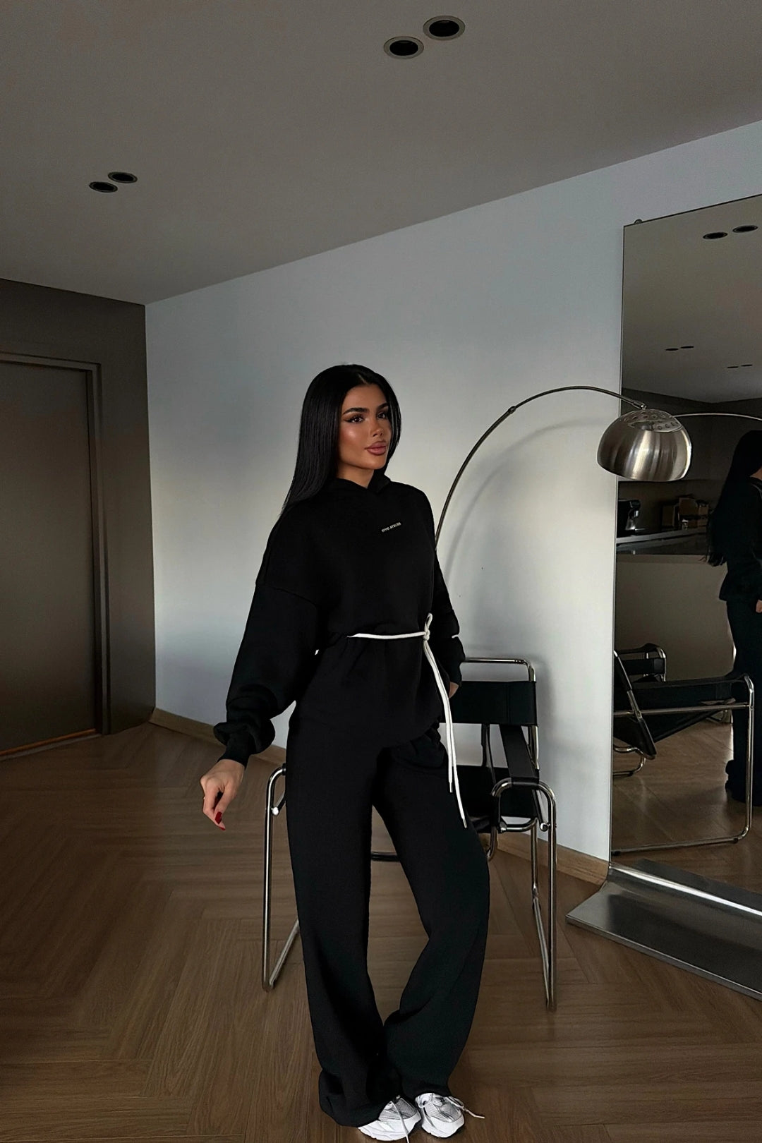 Cavielle Contrast-Tie Hoodie & Wide-Leg Tracksuit Set – Smoke Gray