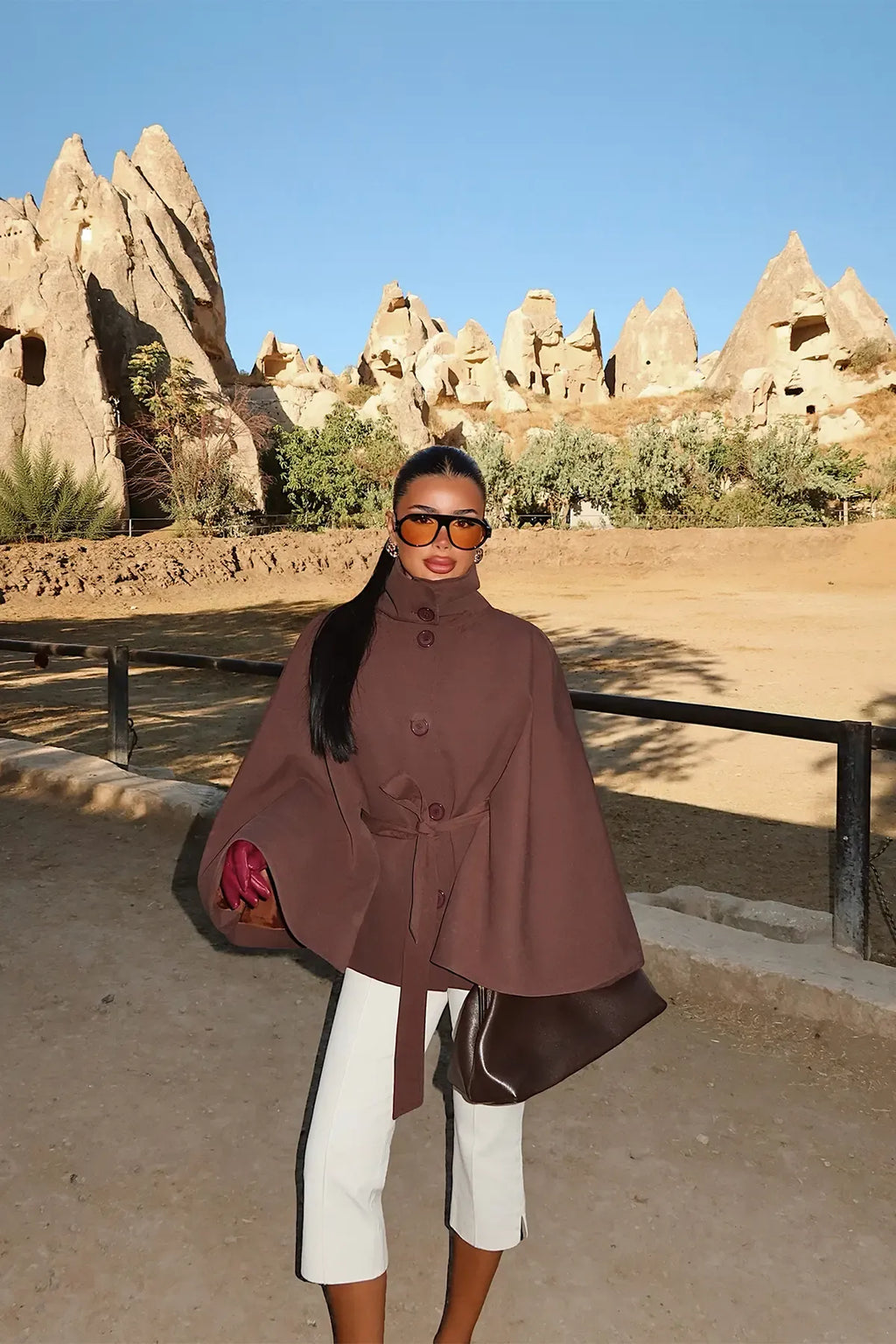 Calviera Water-Resistant Cape-Sleeve Jacket – Bitter Brown