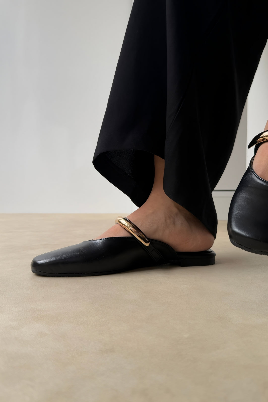 Black Gold Detailed Square Toe Elegant Women's Slippers