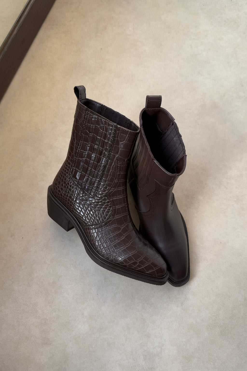Women's Western Pointed Toe Boots - Bitter Coffee