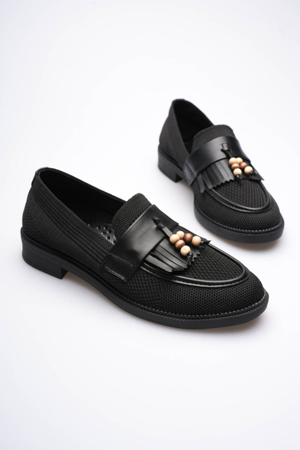 Boncuk Püskül Detaylı Triko Günlük Kadın Ayakkabı – Kaymaz Taban, Hafif ve Rahat – Siyah